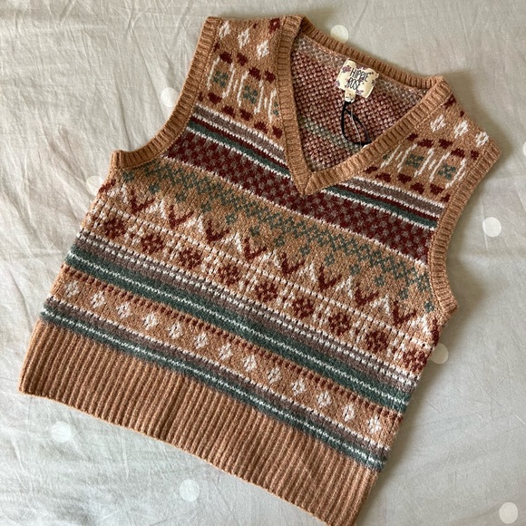NWT sweater vest - Picture 6 of 6